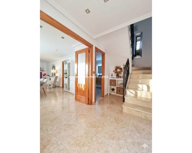 Image No.15-3 Bed Townhouse for sale