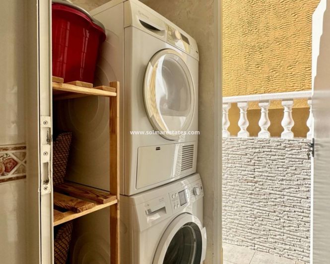 Image No.16-3 Bed Townhouse for sale