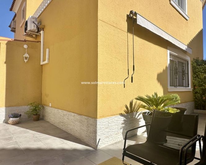 Image No.20-3 Bed Townhouse for sale