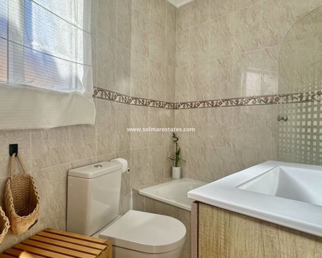 Image No.25-3 Bed Townhouse for sale