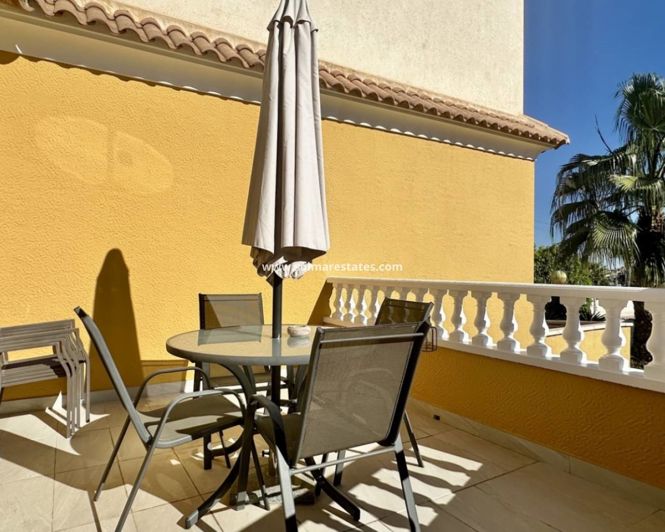 Image No.27-3 Bed Townhouse for sale