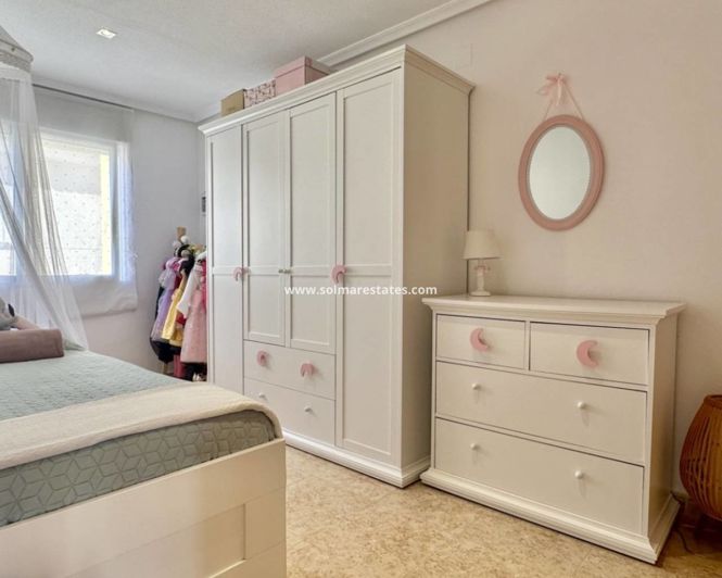 Image No.30-3 Bed Townhouse for sale