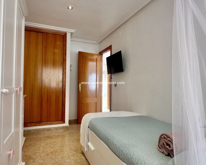 Image No.31-3 Bed Townhouse for sale