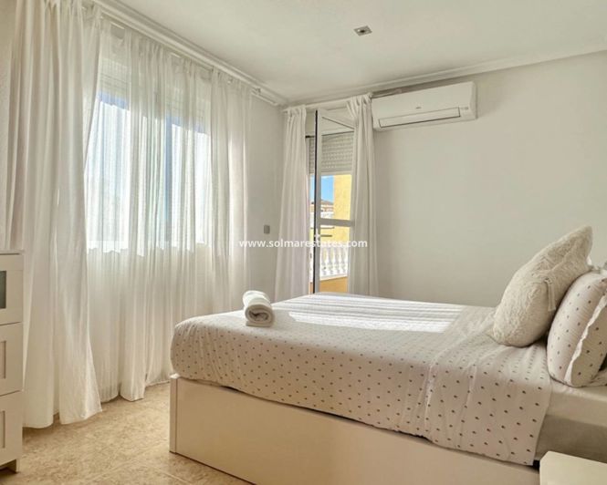 Image No.32-3 Bed Townhouse for sale