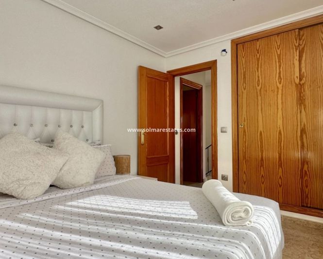 Image No.33-3 Bed Townhouse for sale