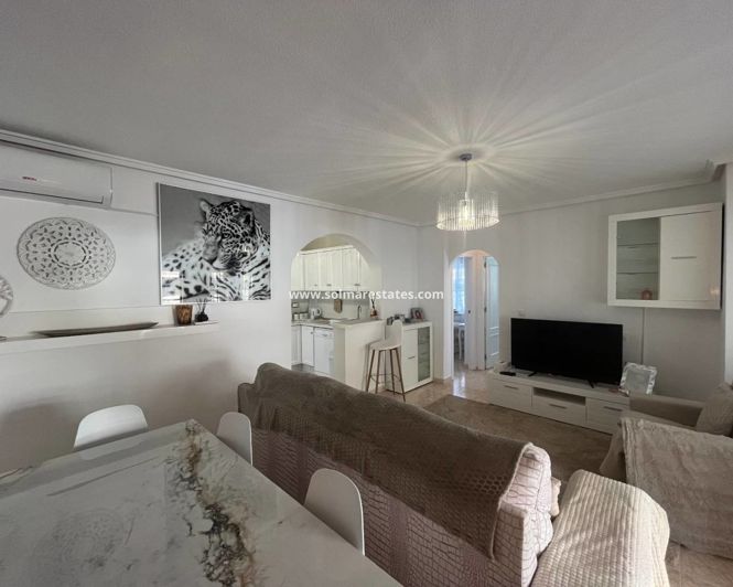 Image No.2-Bungalow de 2 chambres à vendre à Punta Prima