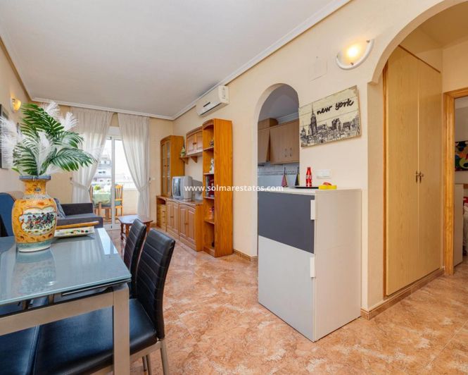 Image No.2-Appartement de 2 chambres à vendre à Torrevieja