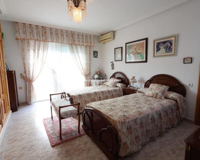 Image No.16-5 Bed Villa for sale