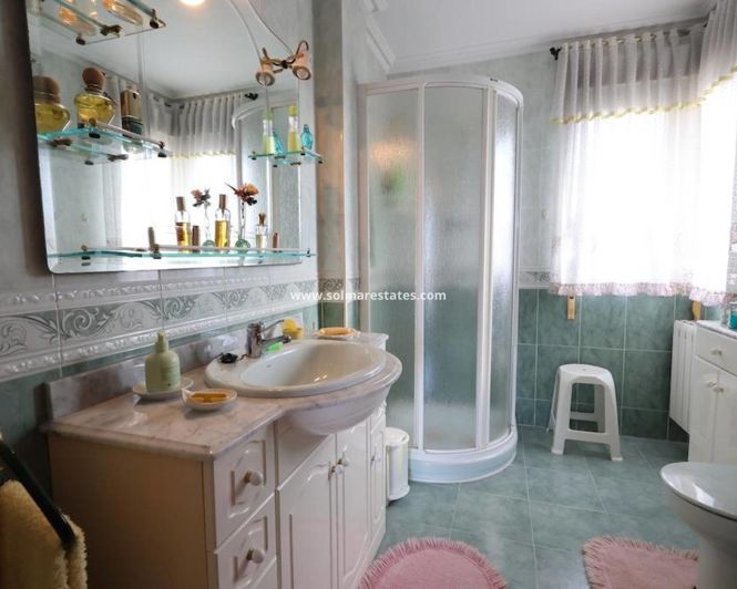 Image No.17-5 Bed Villa for sale