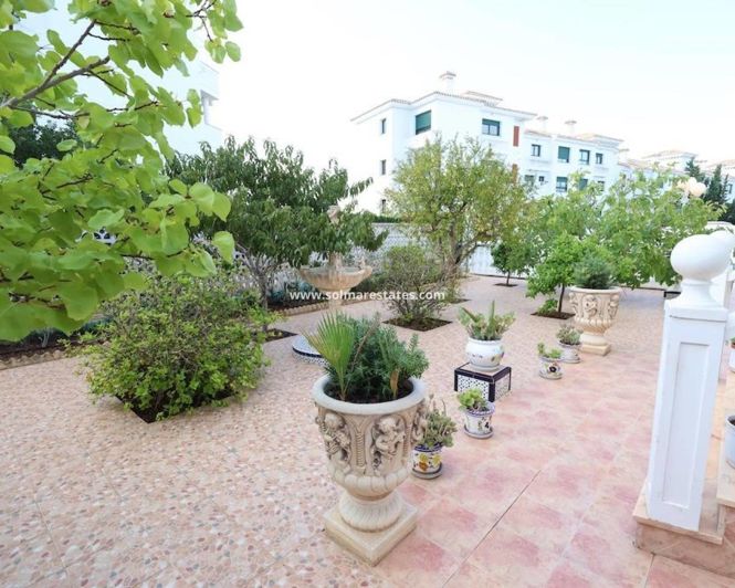 Image No.30-5 Bed Villa for sale