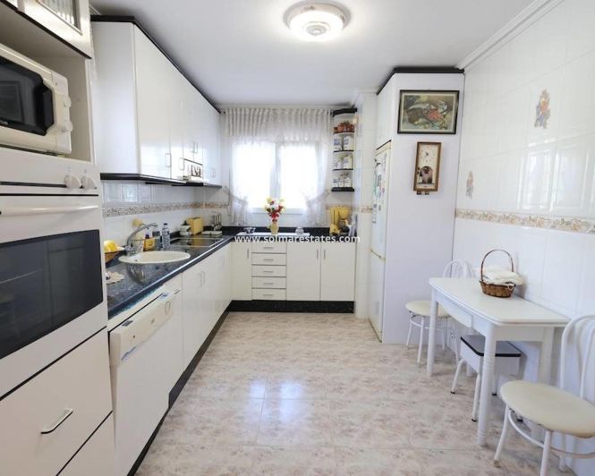 Image No.5-5 Bed Villa for sale