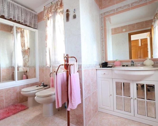 Image No.9-5 Bed Villa for sale