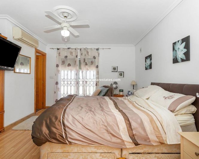 Image No.14-6 Bed Villa for sale