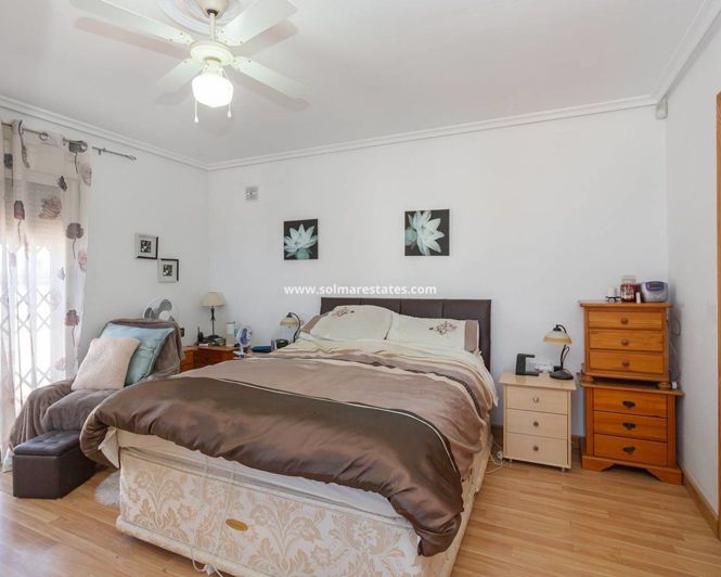 Image No.15-6 Bed Villa for sale