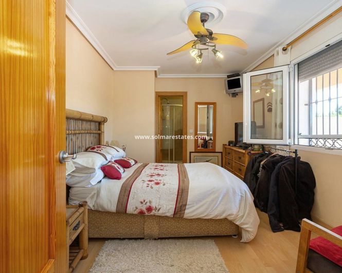 Image No.18-6 Bed Villa for sale