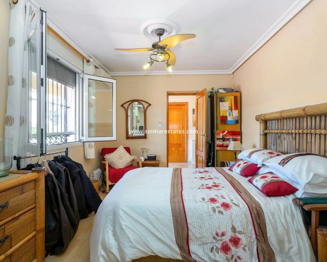 Image No.19-6 Bed Villa for sale