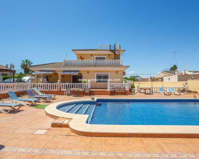 Image No.3-6 Bed Villa for sale