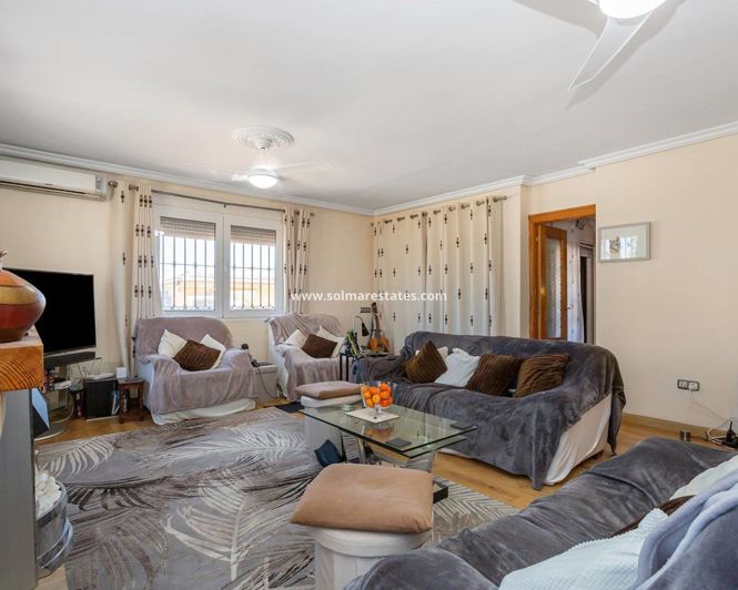 Image No.7-6 Bed Villa for sale