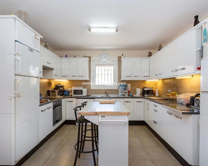 Image No.8-6 Bed Villa for sale