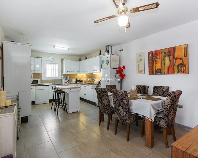 Image No.9-6 Bed Villa for sale