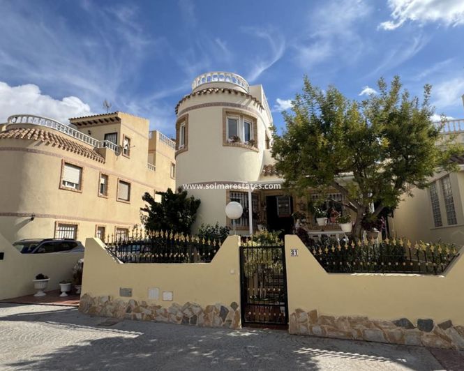 Image No.13-3 Bed House for sale