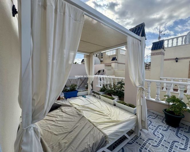 Image No.19-3 Bed House for sale