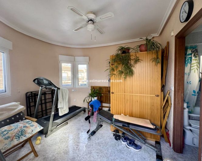 Image No.9-3 Bed House for sale