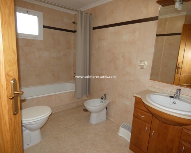 Image No.8-3 Bed Apartment for sale