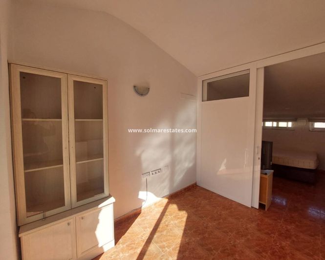 Image No.10-3 Bed Townhouse for sale