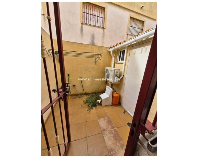 Image No.17-3 Bed Townhouse for sale