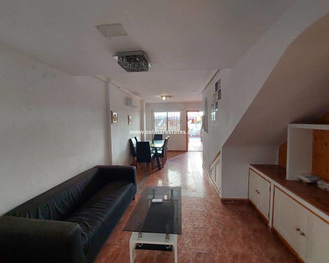 Image No.21-3 Bed Townhouse for sale