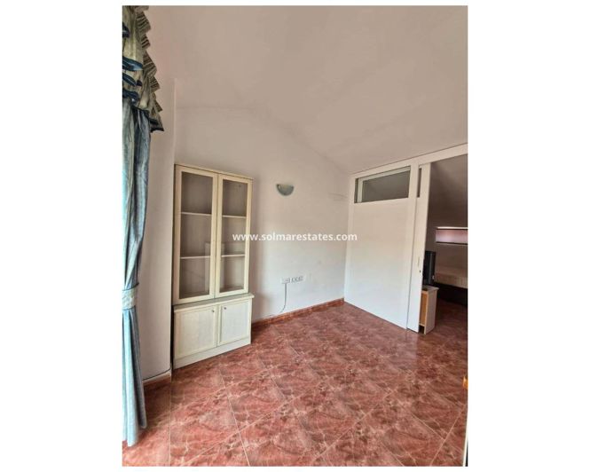 Image No.25-3 Bed Townhouse for sale