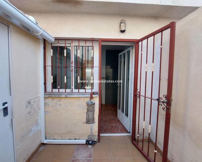 Image No.25-3 Bed Townhouse for sale