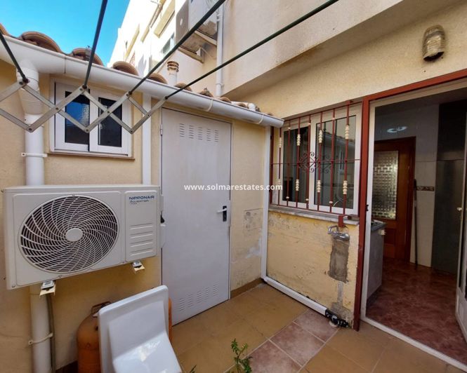 Image No.26-3 Bed Townhouse for sale