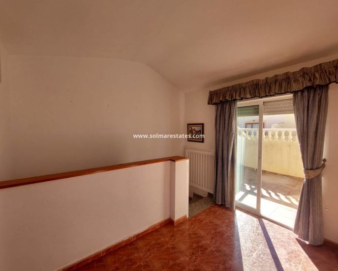 Image No.37-3 Bed Townhouse for sale