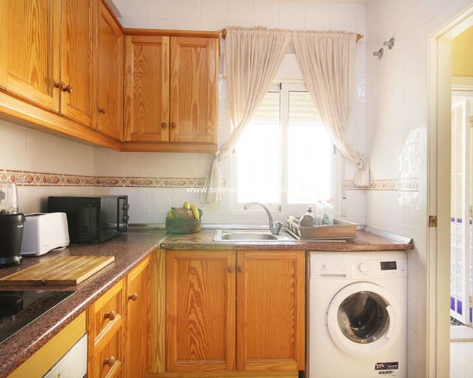 Image No.10-3 Bed House for sale