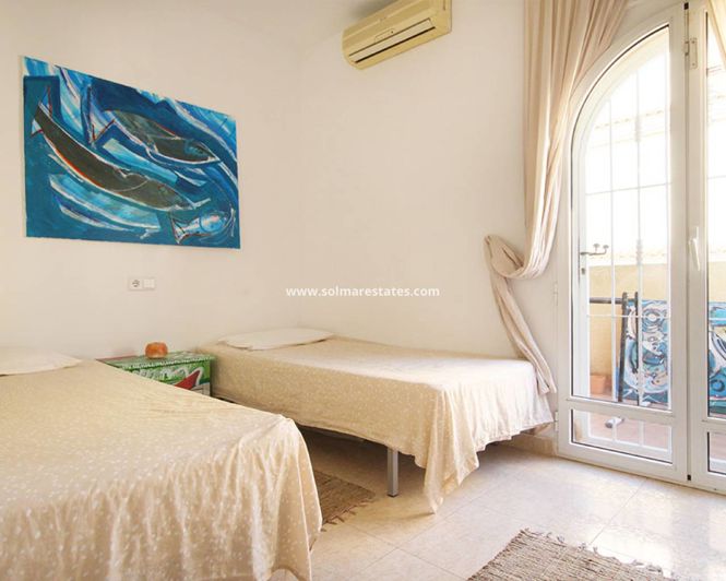 Image No.12-3 Bed House for sale