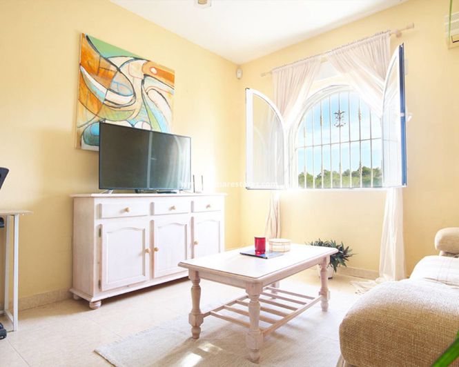 Image No.6-3 Bed House for sale