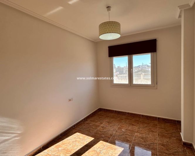 Image No.19-3 Bed Apartment for sale