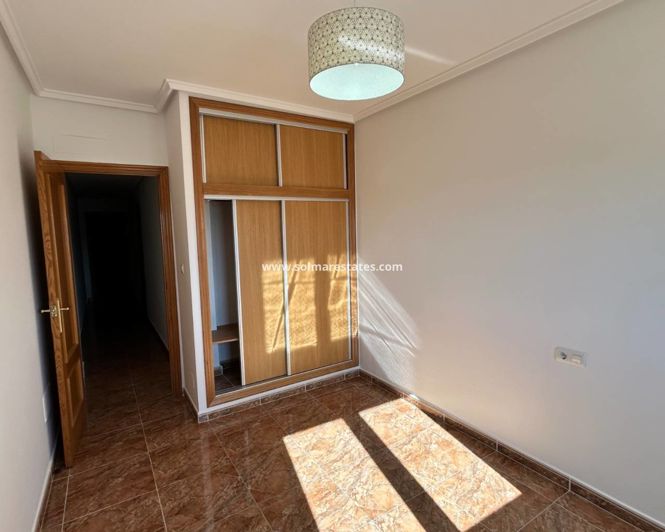 Image No.20-3 Bed Apartment for sale