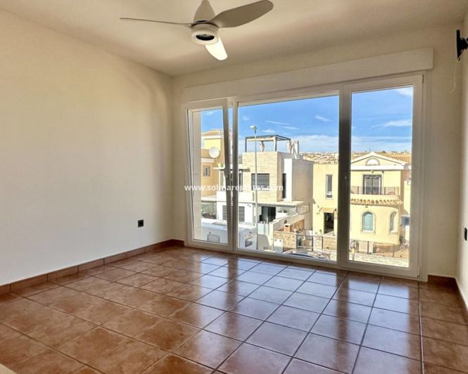 Image No.2-Villa de 4 chambres à vendre à Villamartin