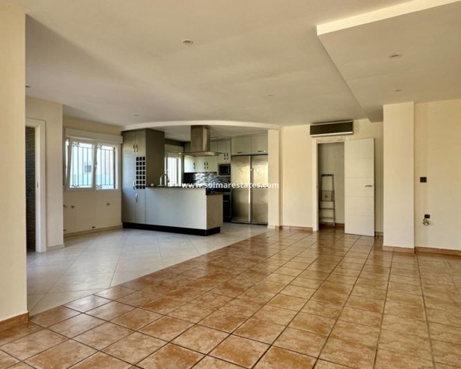 Image No.3-Villa de 4 chambres à vendre à Villamartin