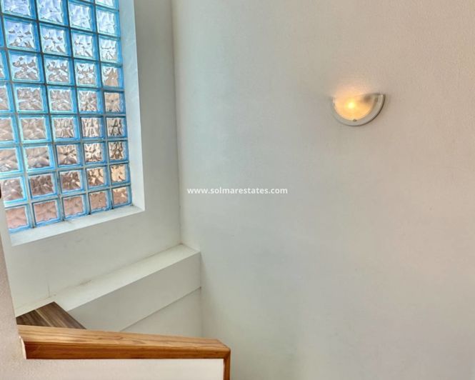 Image No.25-3 Bed House for sale