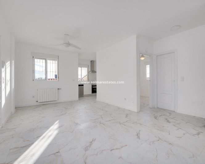 Image No.2-4 Bed Villa for sale