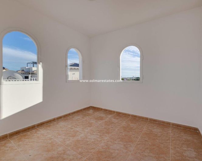 Image No.48-4 Bed Villa for sale