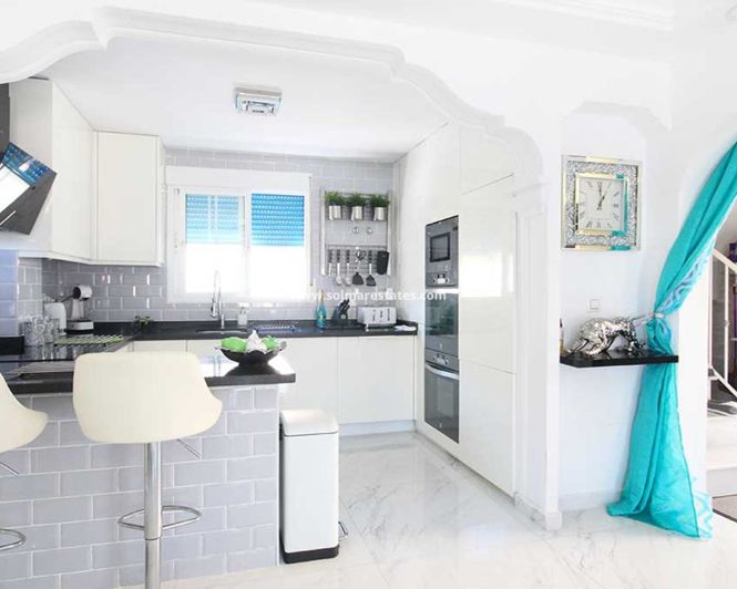 Image No.13-3 Bed Villa for sale