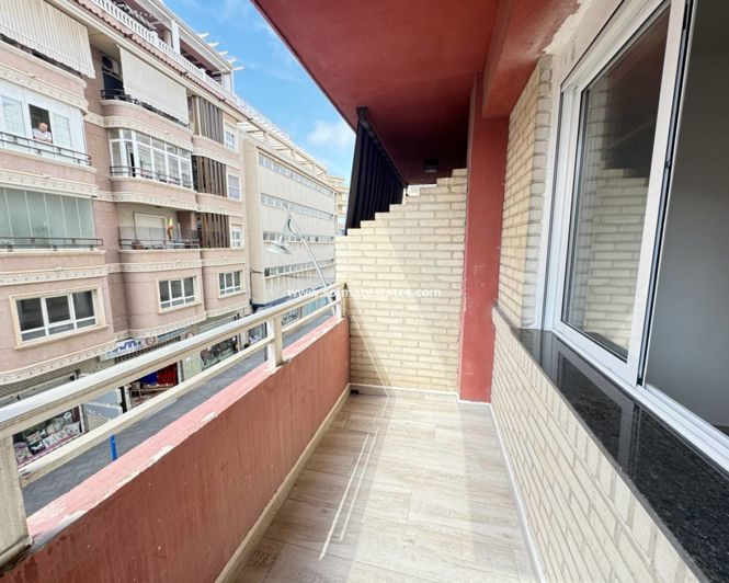 Image No.19-3 Bed Apartment for sale