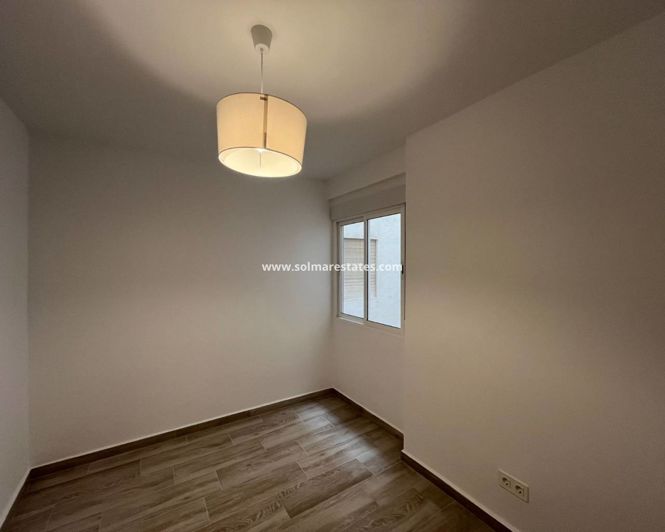 Image No.28-3 Bed Apartment for sale