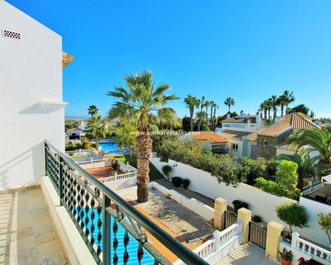 Image No.18-2 Bed Townhouse for sale