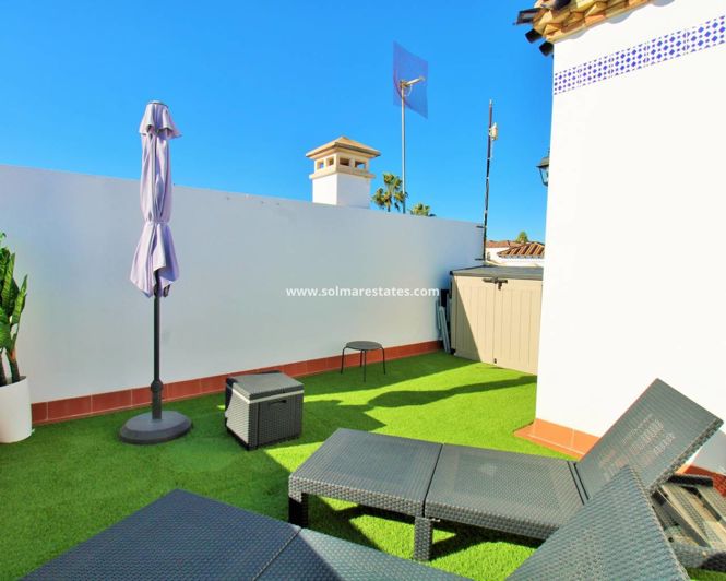 Image No.25-2 Bed Townhouse for sale